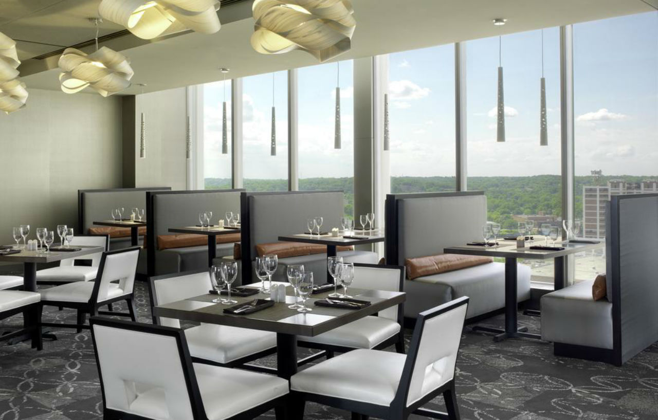 Doubletree By Hilton Hotel Cedar Rapids Convention Complex Buitenkant foto